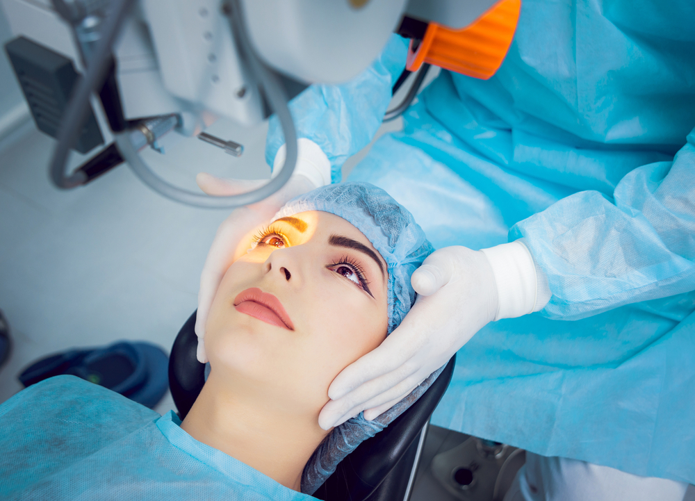 The operation on the eye. Cataract surgery(Roman Zaiets)s