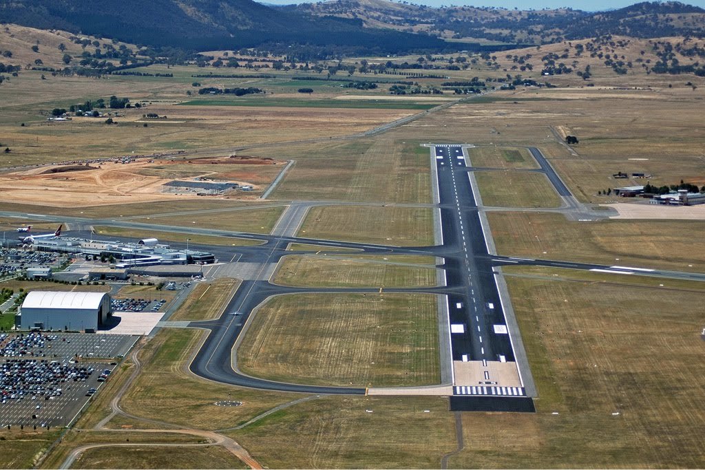 canberra airport runway