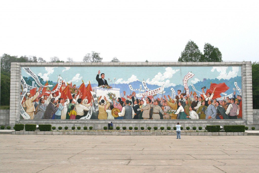 A mural of Kim Il-Sung giving speech in Pyongyang. Source: Wikipedia