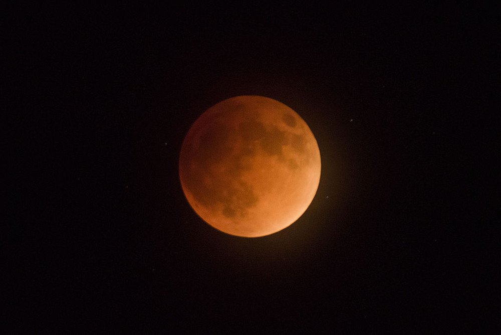 Super Blood Moon; lunar eclipse of full moon at perigee; 9-27-15