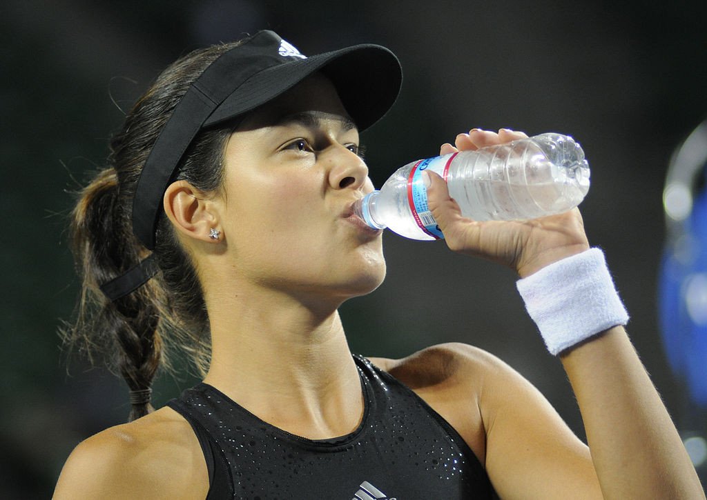 Athlete drinking water Ana Ivanović