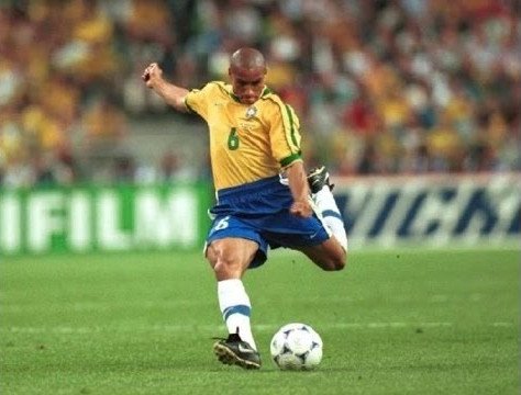 Roberto Carlos Free Kick