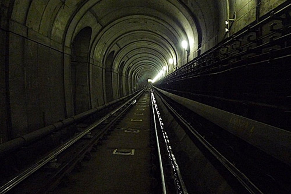 theme tunnel