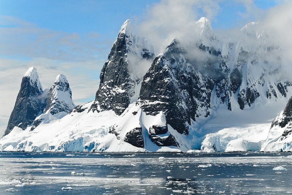 Mountains ice bergs antarctica berg