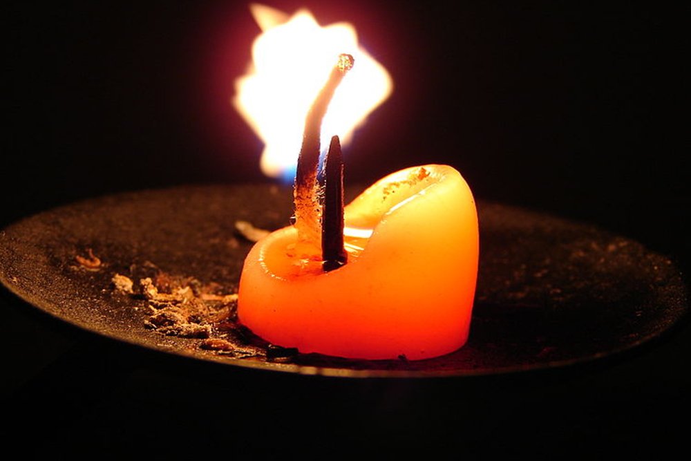 candle burn