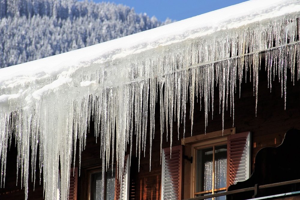 winter icy icicle house snow cold