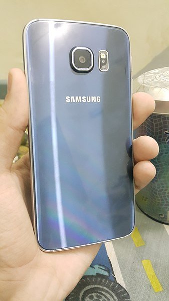 Samsung_Galaxy_S6_Edge_Back_Side