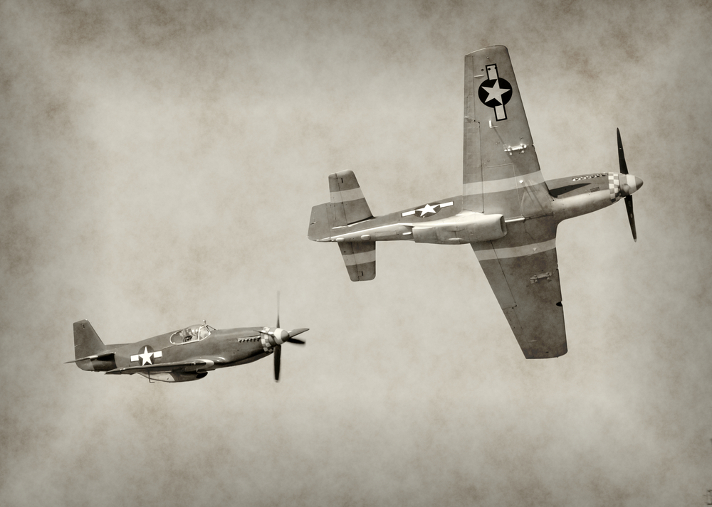 World War II fighter airplanes in flight - Image( Ivan Cholakov)s