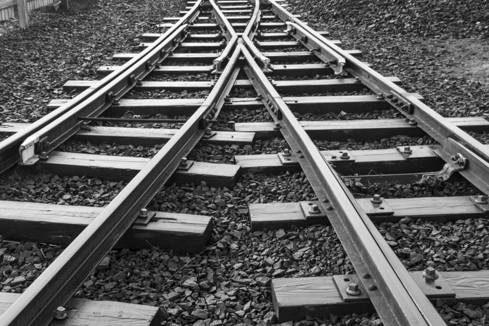 Two railway tracks merge - Image(Portb)s