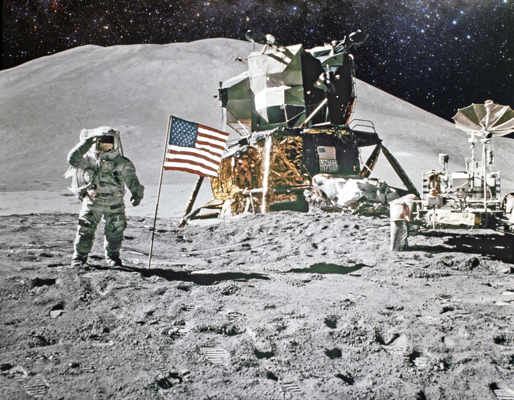 Astronaut on lunar (moon) landing mission(Castleski)s