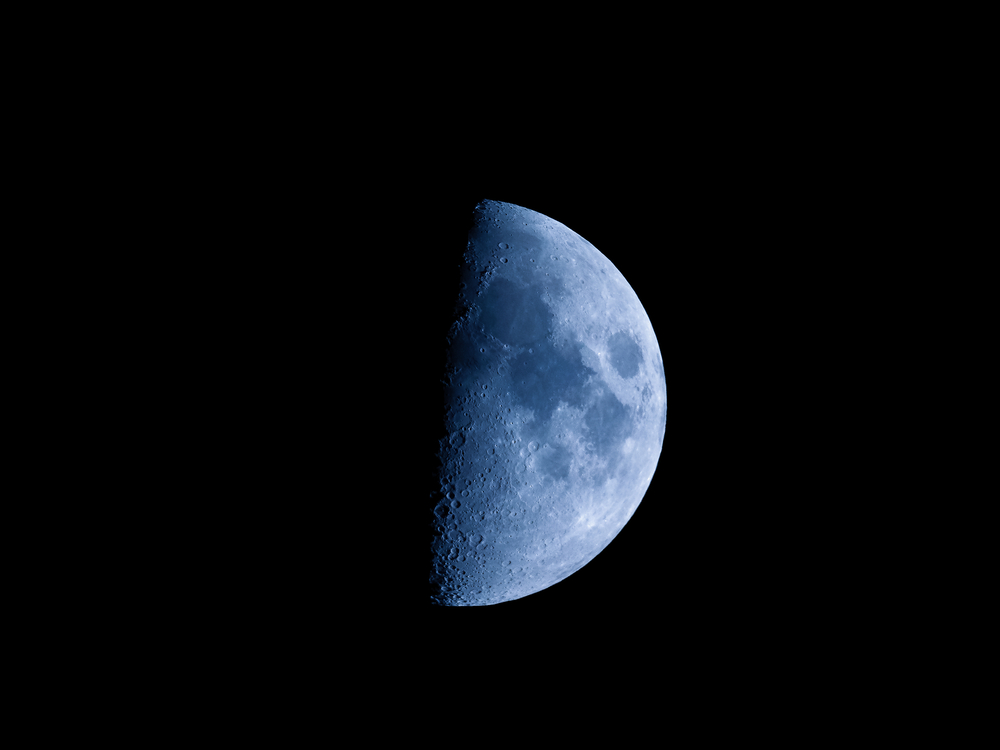 First quarter moon seen with an astronomical telescope( Claudio Divizia)s