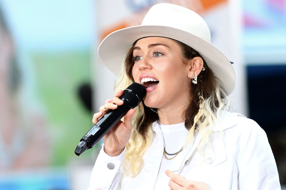 Miley Cyrus performs on the NBC Today show concert series on May 26, 2017(JStone)s