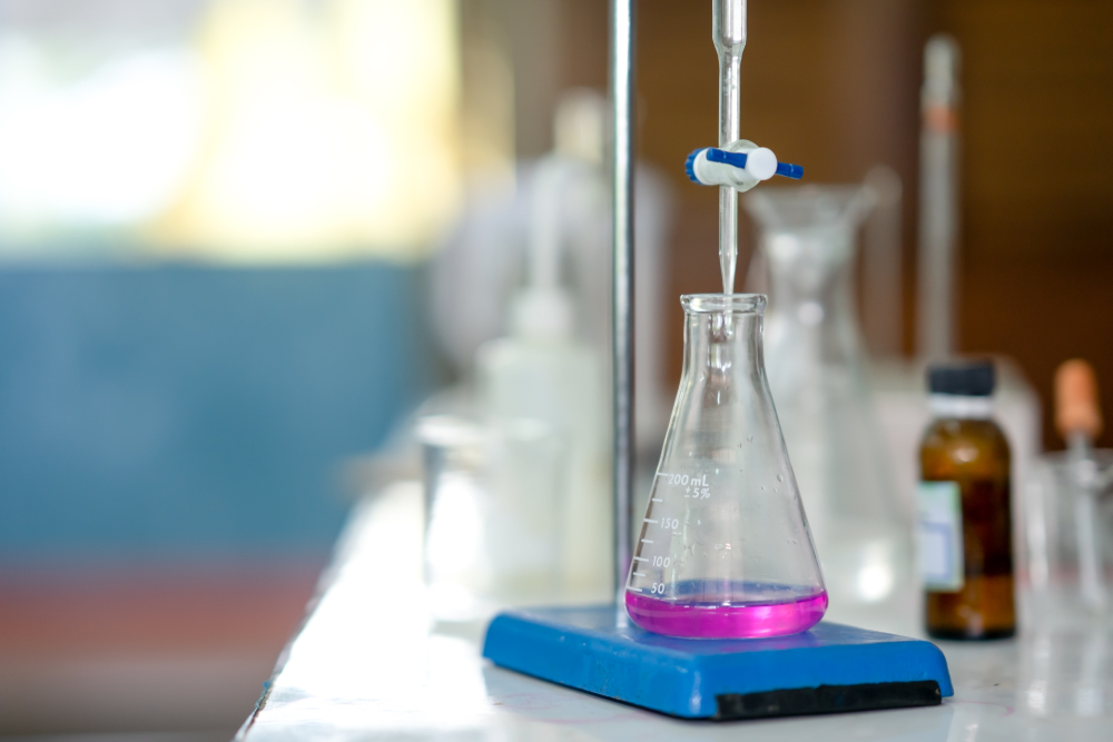 Science laboratory concept. Chemical laboratory is titration for acid base analysis(Torychemistry)s