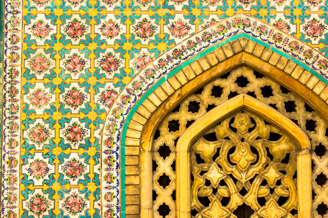 Golestan Palace in Tehran, Iran. Tiles and doors details(Livre Partida)S