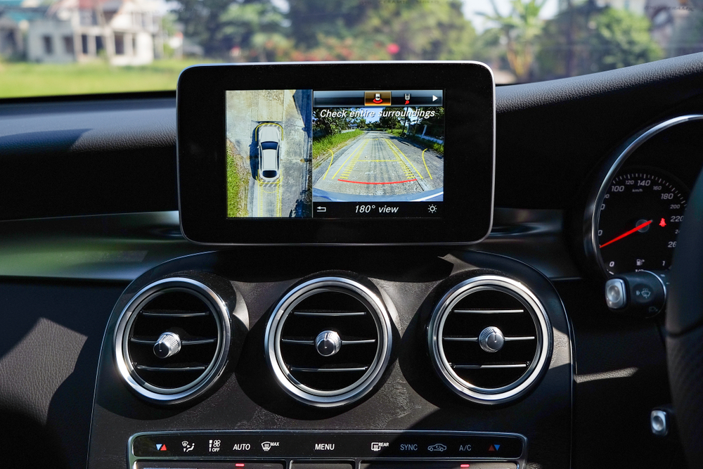 navigation screen display that show 360 degree view camera of car(Attapon Thana)s