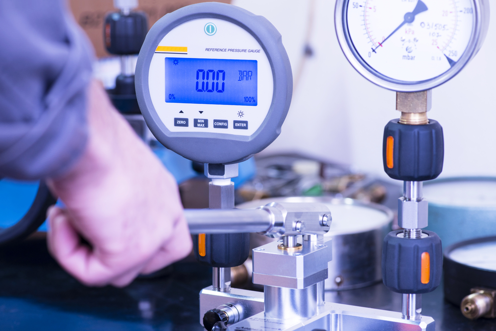 Digital pressure gauge to be calibrated(florin oprea)s