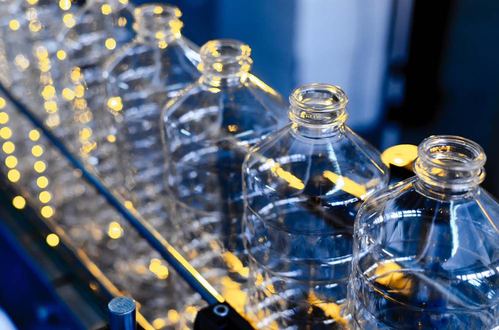 Bottle. Industrial production of plastic pet bottles(Salov Evgeniy)S