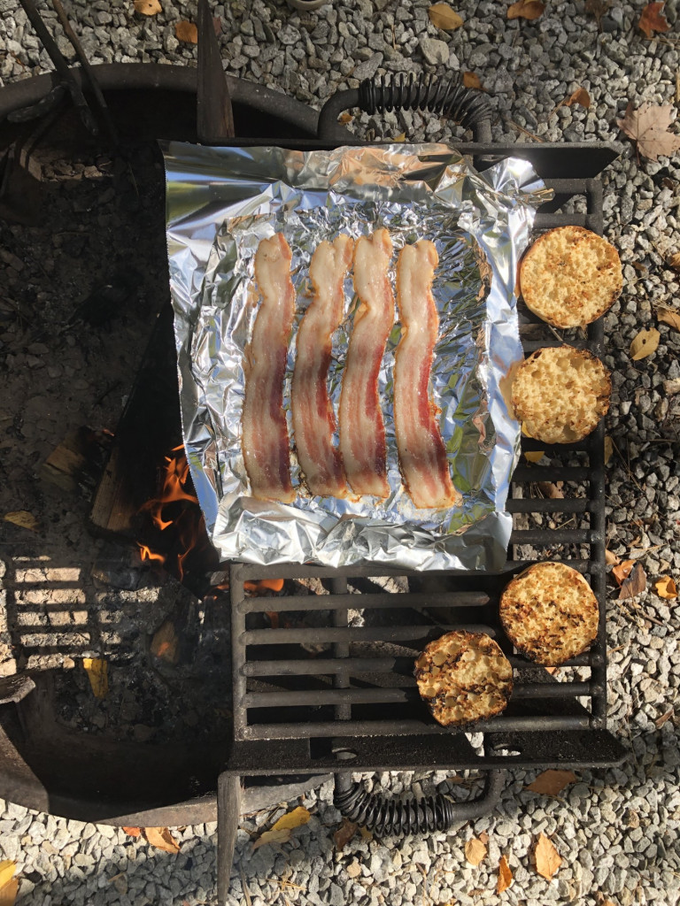 bread-cooking-camping-bacon-breakfast-grate-campfire-foil-aluminum-foil-english-muffins_t20_QK0n1b
