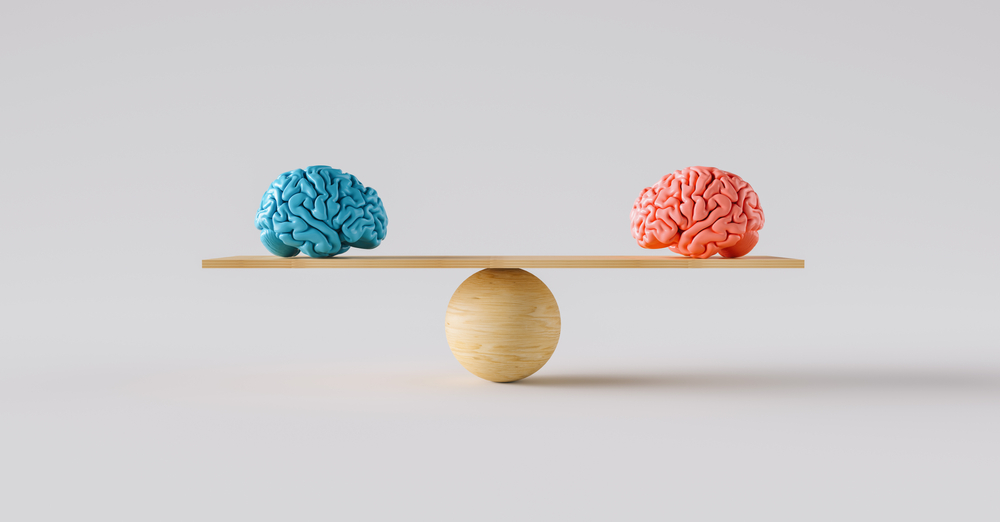 Wooden,Scale,Balancing,One,Woman,Brain,And,One,Man,Brain.