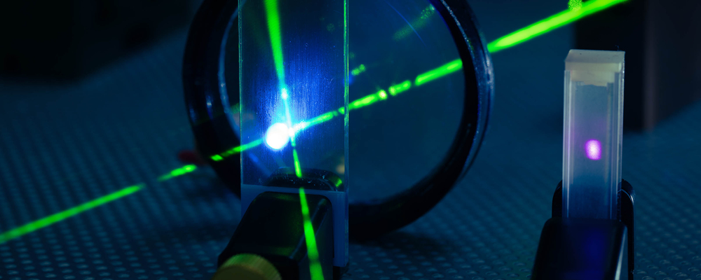 Experiment,In,Photonic,Laboratory,With,Laser