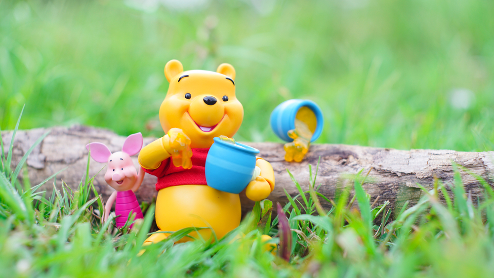 Thailand,-august,12,,2021:,Winnie,The,Pooh,Sit,And,Eat
